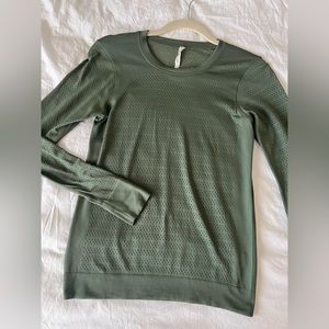 Lululemon Mesh longsleeve in olive